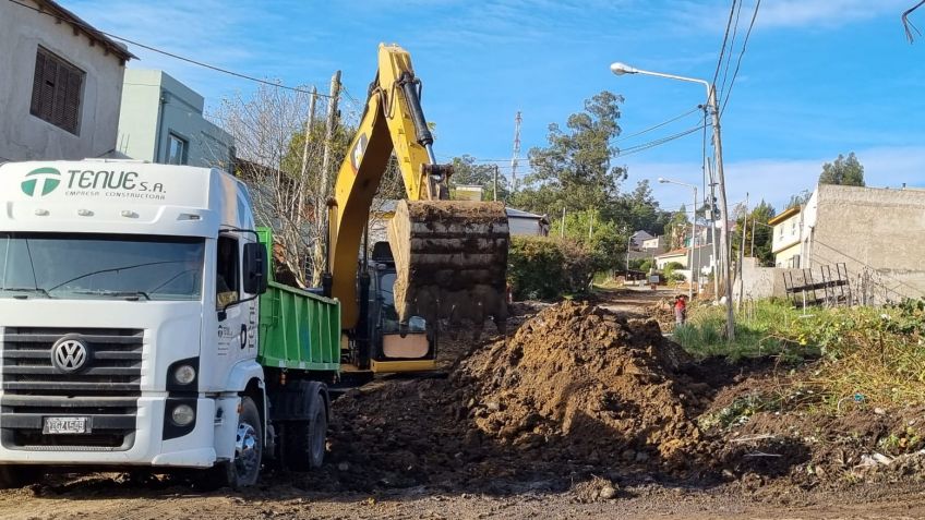 Avanzan obras de cordón cuneta en 40 cuadras de diferentes barrios
