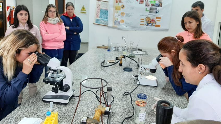 Ciclo de charlas en Escuelas secundarias por la Semana de Lucha contra la Triquinosis