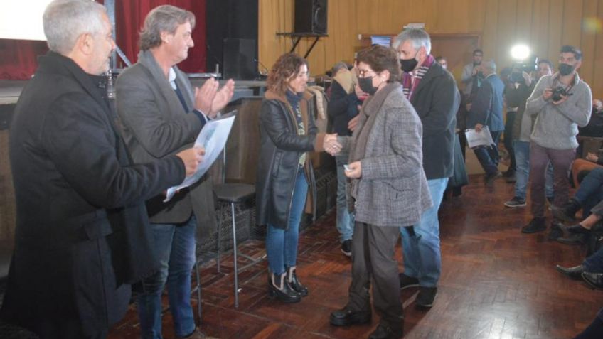Mucha emoción y alegría en las cientos de familias que recibieron escrituras