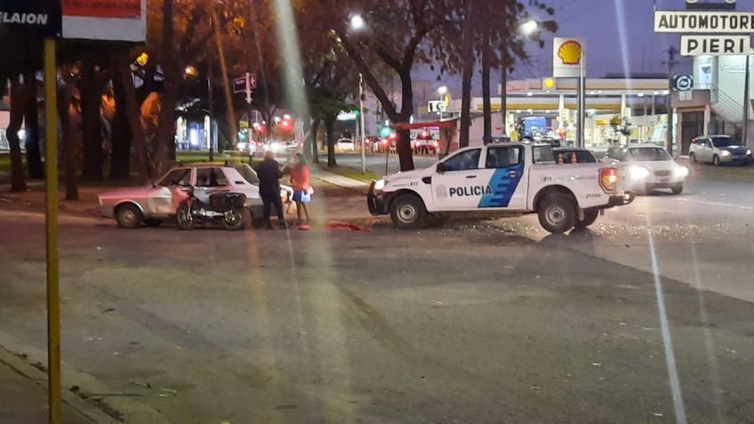 Dos heridos tras choque entre moto y auto