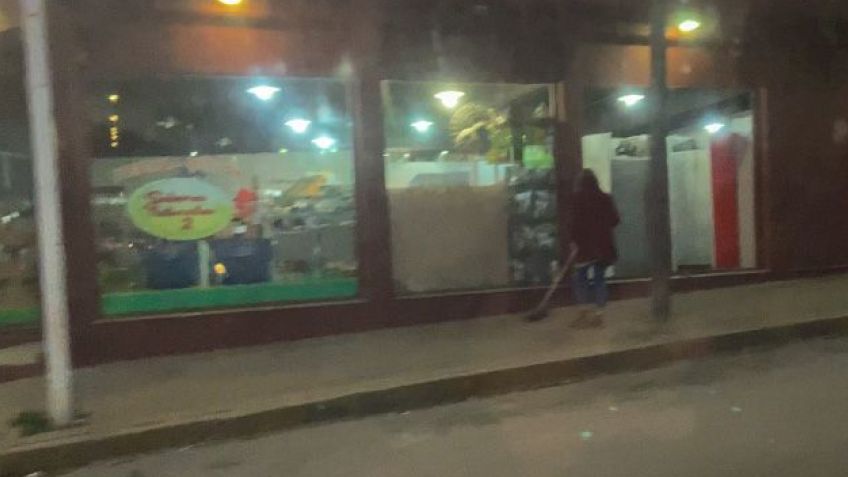 Automóvil chocó contra un local comercial