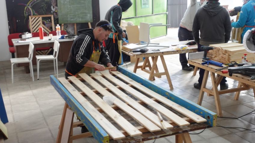 El Polo Social y Productivo recupera mobiliario para la campaña Tandil Solidario Abriga