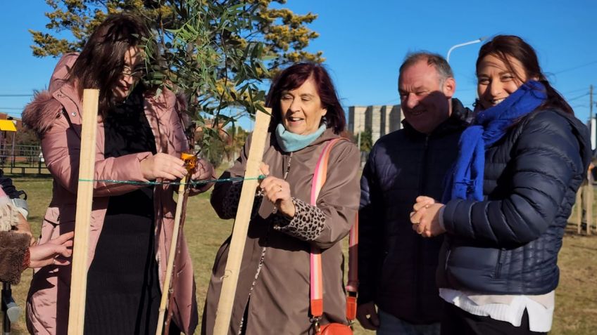 El Rotary Club Oeste donó árboles para que sean plantados en espacios públicos