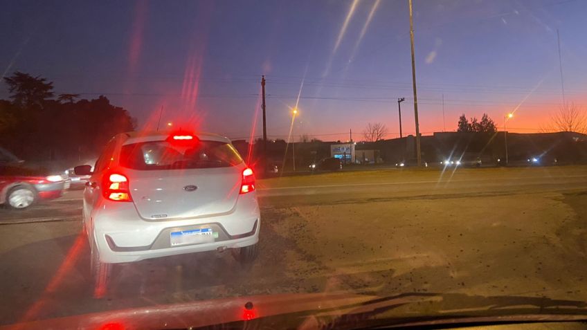 Ruta 226: por no ir hasta el desvío, toman en contramano por Colectora