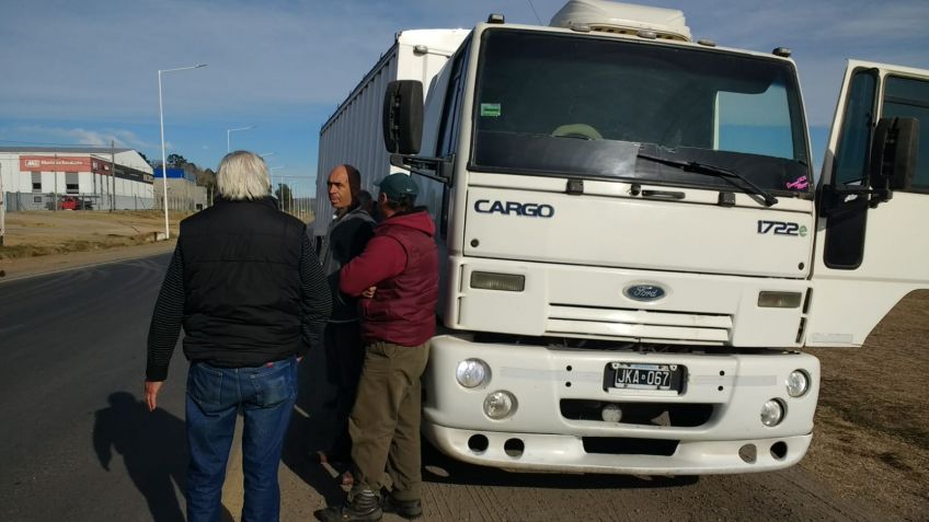 Camioneros continúan con el reclamo por la falta de gasoil