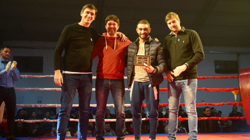 Se llevó a cabo una gran velada boxística en el Club Defensa