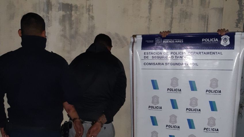 Se dio con un mayor y un menor de edad que habían robado un local con un arma blanca
