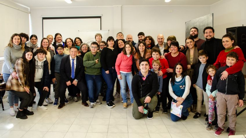 AMEMT y el Municipio entregaron diplomas a trabajadores de hogares convivenciales