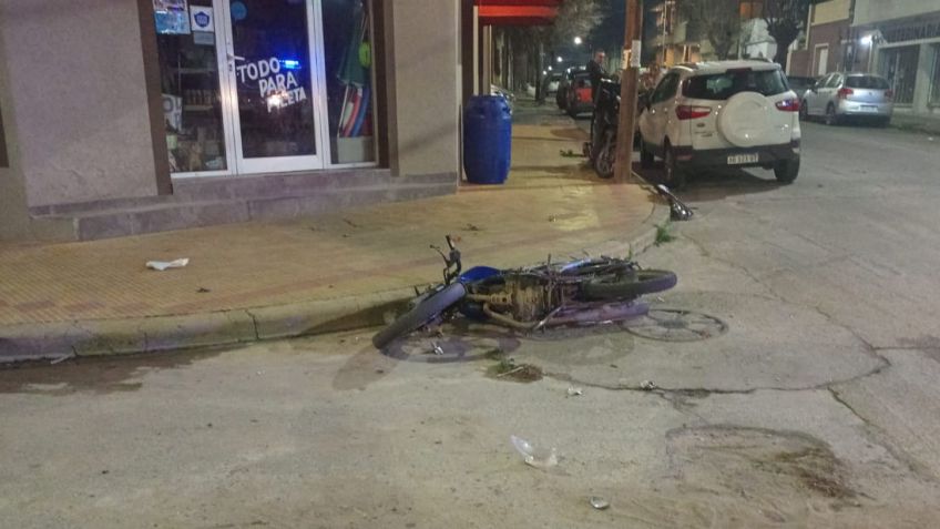 Motociclista perdió tres dedos y se fracturó un pie tras chocar con una camioneta