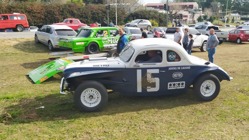 Se realizó un gran encuentro de autos clásicos en El Gallo