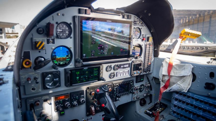 La Fuerza Aérea presentó el primer avión modernizado por una empresa de Tandil