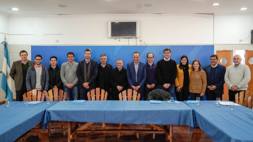 Se firmó el contrato de obra para avanzar en la variante Las Flores - Ruta Provincial 30 sobre la Ruta Nacional 3