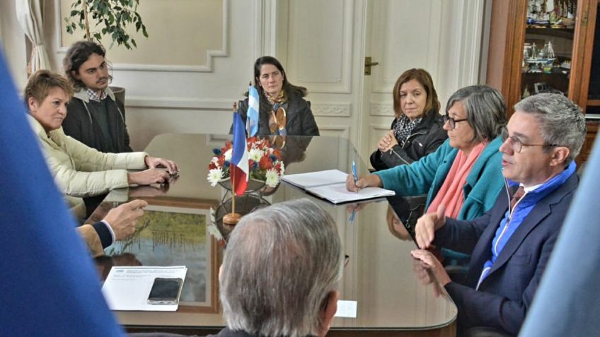 Miguel Lunghi mantuvo un encuentro de trabajo con el alcalde de Thiers, Francia