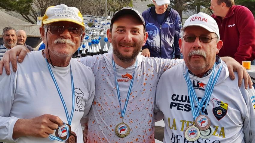 Jorge Virgilio, ganador del Provincial, junto a otros dos premiados, Ricardo Pincetti y Luis Barbetti