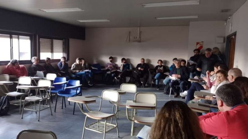 La Asamblea de Adunce convocó a un paro si la Unicen continúa con los descuentos
