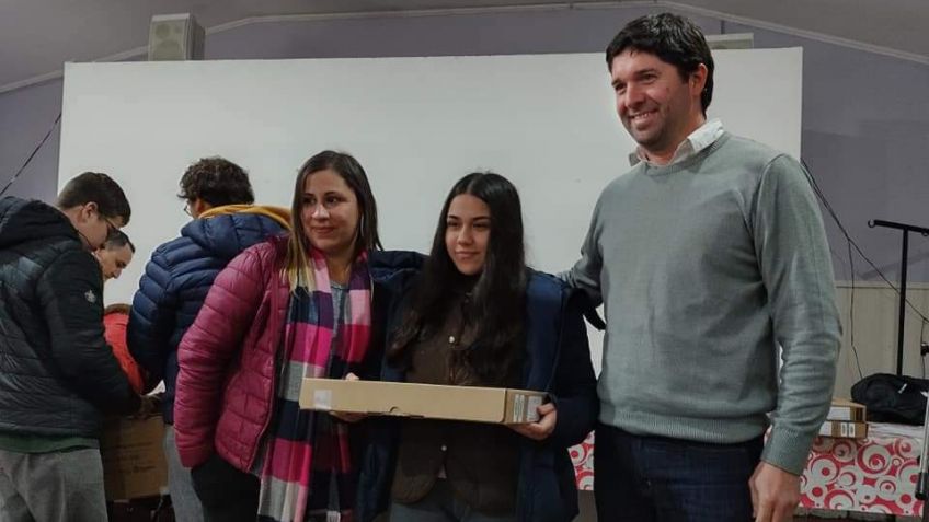 Se entregaron 345 computadoras para alumnos de Escuelas Secundarias en Tandil