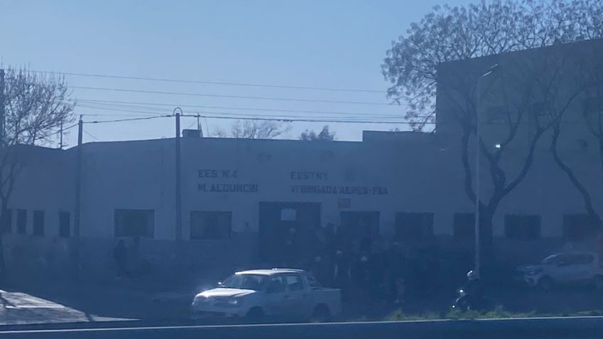 Alumnos de la Secundaria 4 volvieron a reclamar por calefacción en las saulas