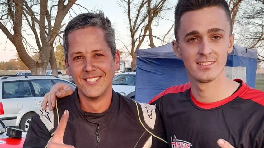 El ganador de APAC A, Tomás Eracarret celebra el triunfo con su  chasista Andrés Hansson.