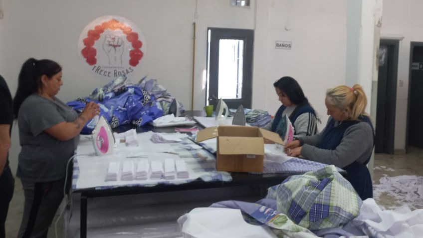 La Cooperativa Textil 13 Rosas crece aceleradamente en la confección de sábanas, guardapolvos y ropa