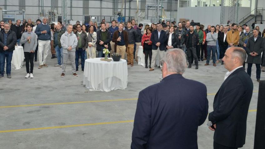 Deco News abrió se segunda planta de producción en el Parque Industrial