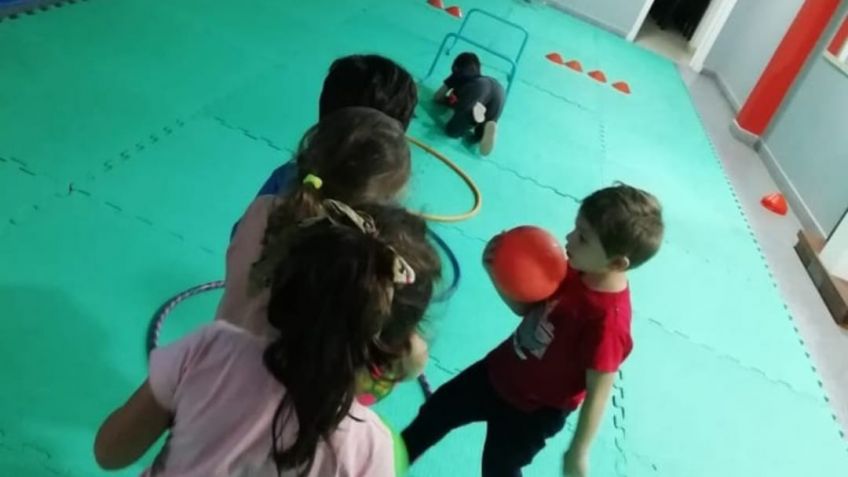 SUM 1 de la sede social  se colocará piso flotante.