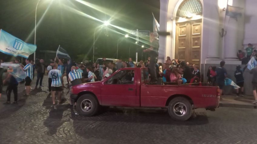 Los hinchas de Racing festejaron en Tandil