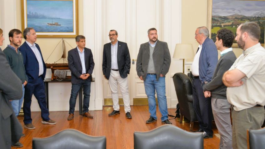 Intendentes se reunieron por la reactivación del tren de cargas a Quequén