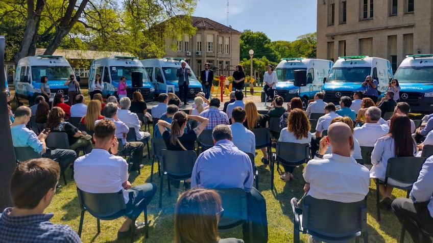 En La Plata, el Ministerio de Salud de Nación, entregó la ambulancia para Tandil