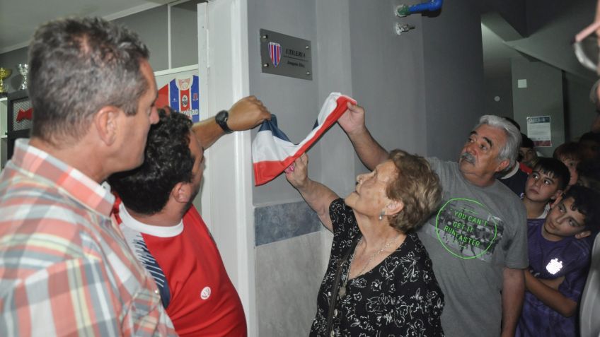 Ferro inauguró obras en su Estadio y realizó homenajes a referentes del club