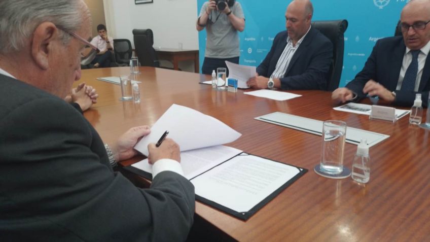 Lunghi: "La implementación del SUBE permitirá continuar fortaleciendo el transporte público"