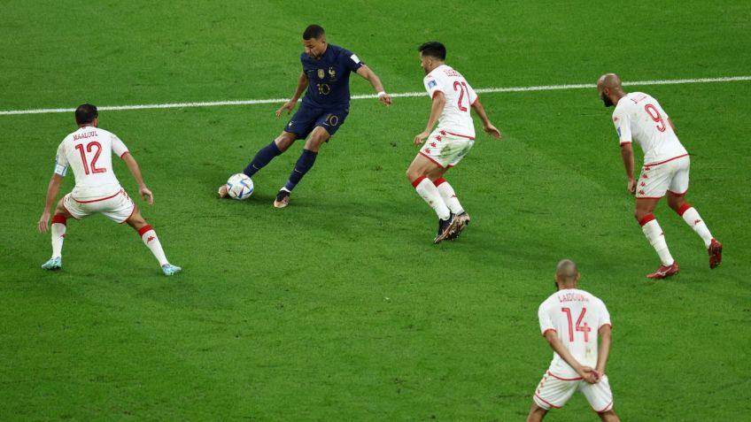 Francia, clasificado a octavos de final, cayó ante Túnez, que se despidió de Qatar