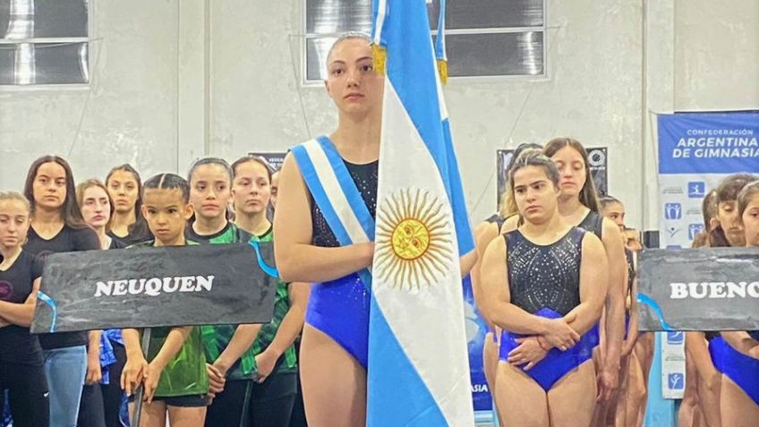 Amélie Miguez. Abanderada del acto de apertura por ser la 1º en el Ranking de la Provincia de Buenos Aires
