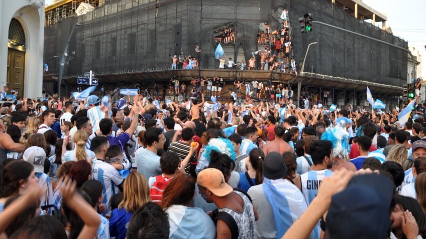 El centro tandilense fue una fiesta por el pase a semifinales de la Selección