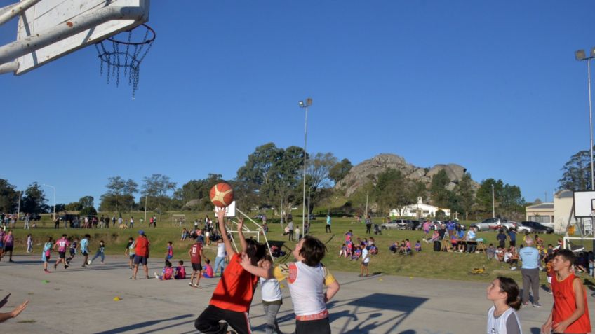 Construirán un Playón Deportivo en Cerro Leones