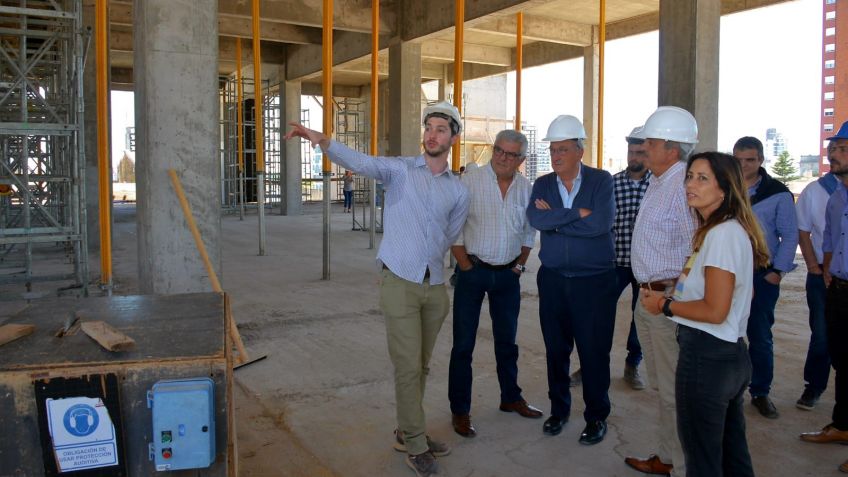 Lunghi recorrió el Paseo del Banco y destacó "la gran cantidad de inversiones privadas"