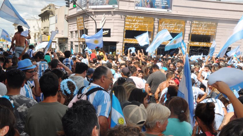 El Gobierno decretó feriado nacional  este martes por los festejos de la selección 