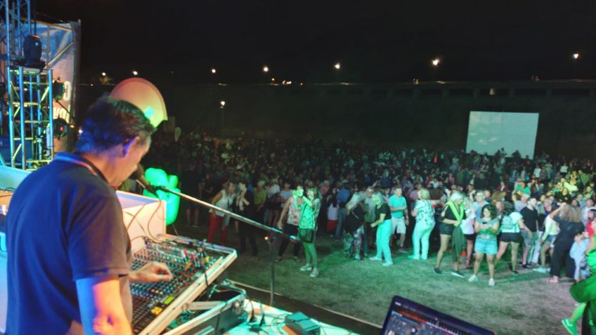 Cientos de tandilenses disfrutaron de la Fiesta Retro