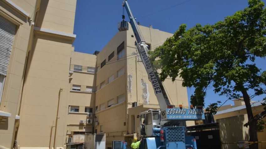 Avanza la instalación del nuevo sistema de climatización y filtrado de aire en los quirófanos del HRS