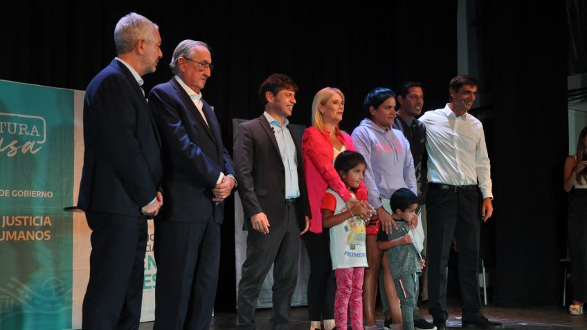 Lunghi: "Es una satisfacción enorme poder ayudar a tantas familias a escriturar sus viviendas"