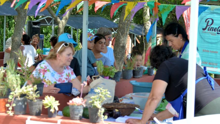Catalogaron de "exitoso" a la primera edición de "Mercado Movediza"