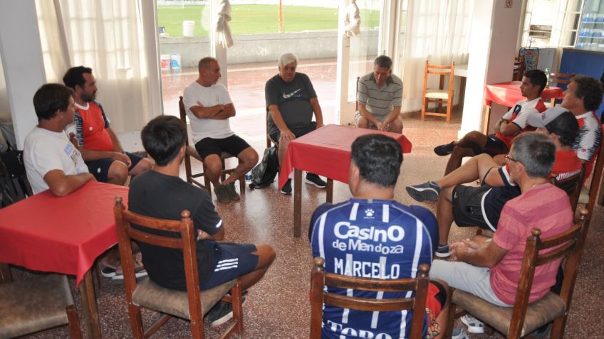 Arozarena fue presentado como coordinador del futbol de Ferro