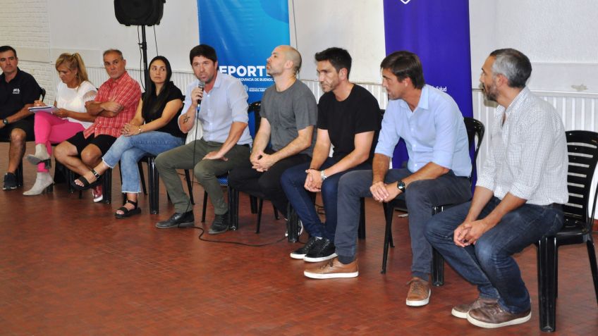 Presentaron "Hay Equipo" en la sede social de Ferro