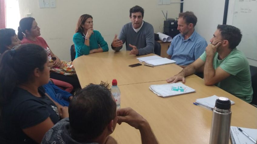 Vecinos se reunieron con funcionarios para resolver problemas de Integración Sociourbana del Barrio Movediza 1