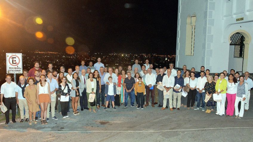 El Municipio reconoció a quienes realizaron aportes para la construcción del Mástil en el Parque Independencia