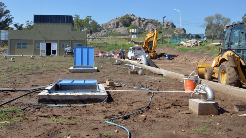 Comienzan las pruebas finales en la cisterna de agua que se construyó en Movediza