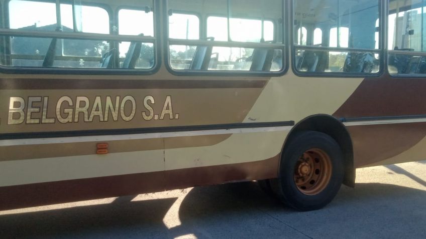 Motociclista con "traumatismo encéfalo craneal" tras colisionar con un colectivo