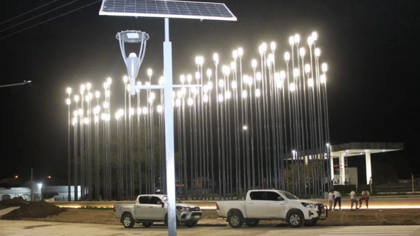 Se probaron las luces del Hito del Bicentenario y está casi listo para su inauguración