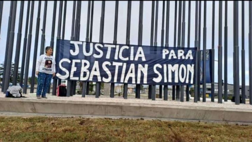 Reclaman justicia por Sebastián Simón en el Hito del Bicentenario