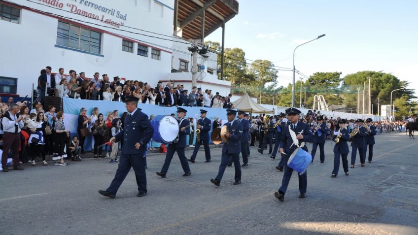 Se realizó el Desfile del Bicentenario