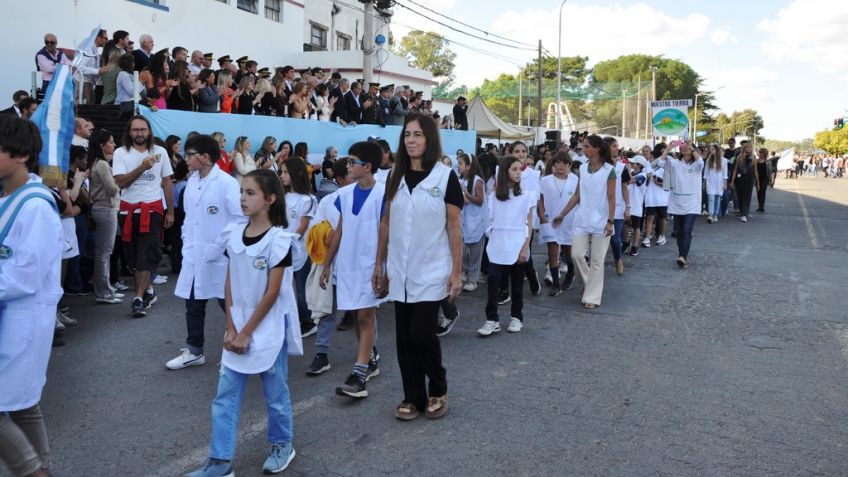 Se realizó el Desfile del Bicentenario